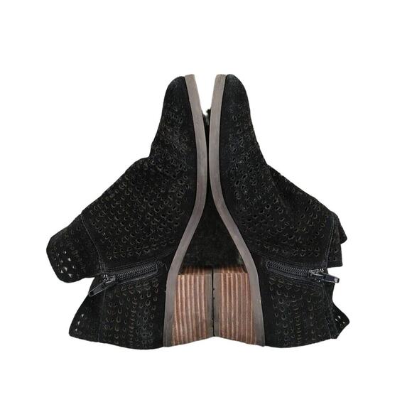 Crown Vintage Shoes Womens 7 Booties Fashion Perforated Leather Telsa Black Zip - Picture 9 of 12